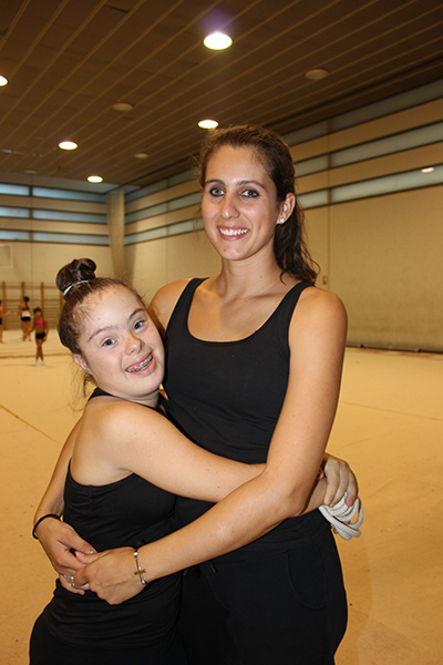 Sara y su hermana Lidia, con la que entrena. Foto: SONIA MARCO