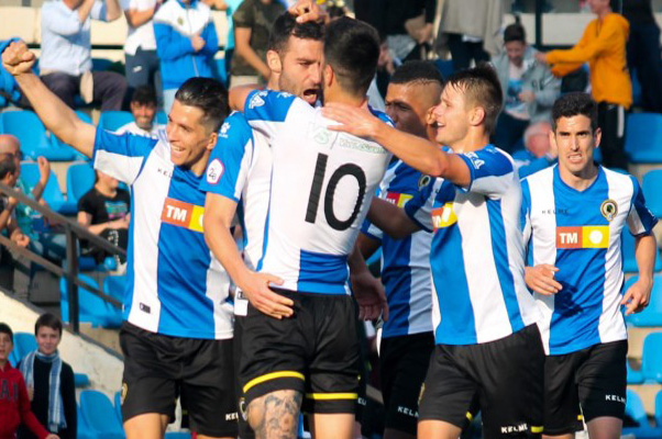 El Hércules CF celebra su triunfo en el Rico Pérez. Foto: Hércules CF